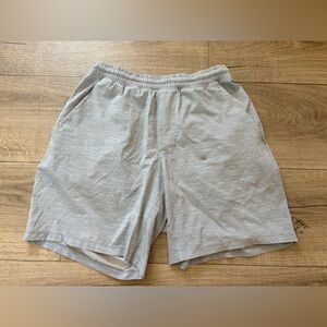 Men’s Lululemon Grey Athletic shorts : Size Medium